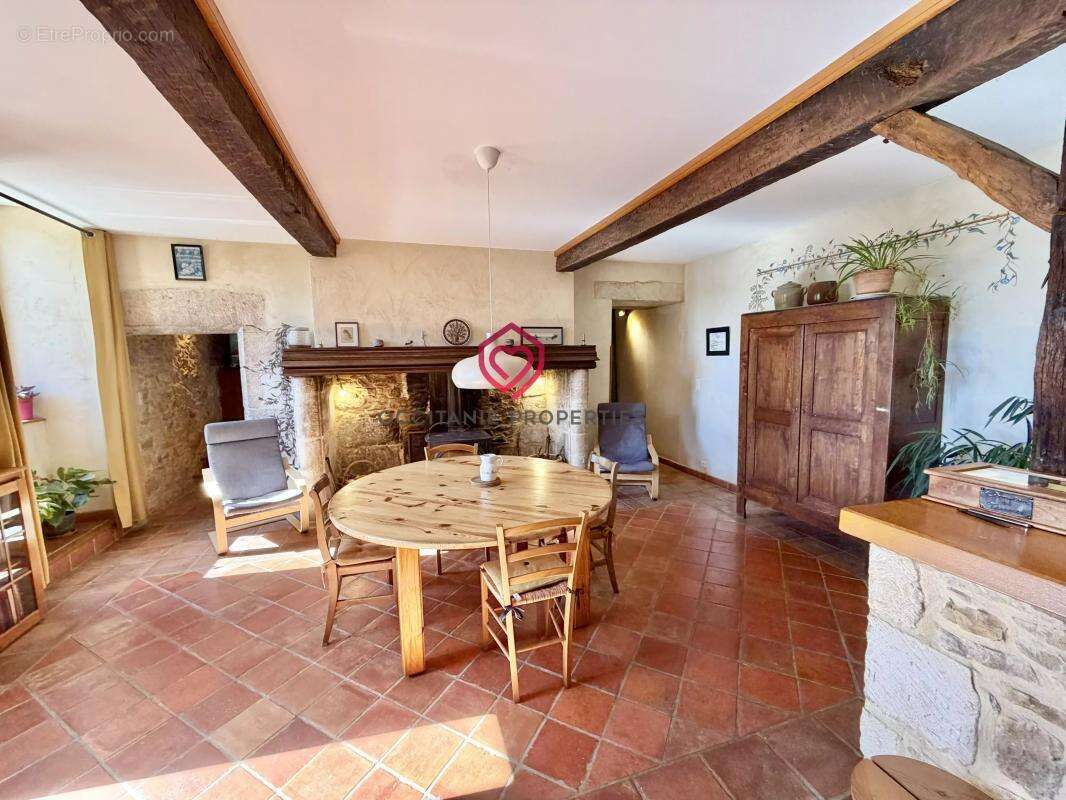 Propriétés de 2 maisons et dépendance - photo 5