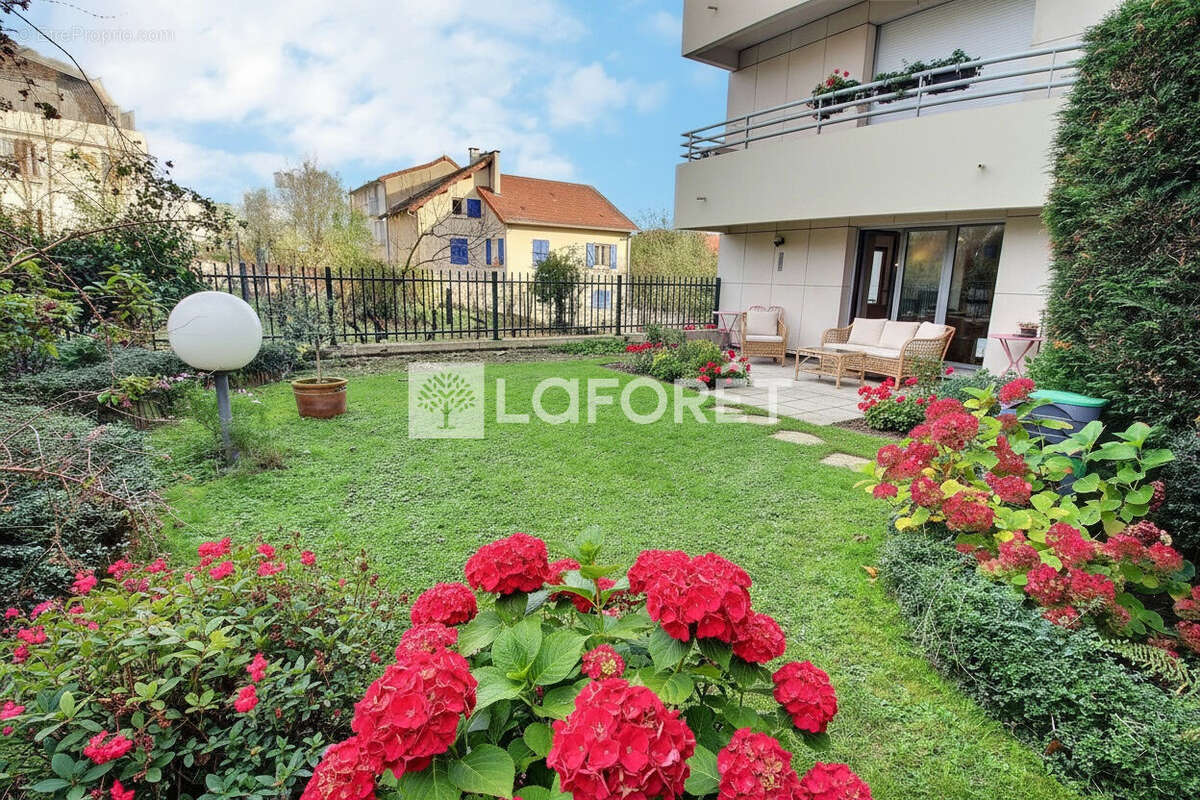 Appartement à SURESNES