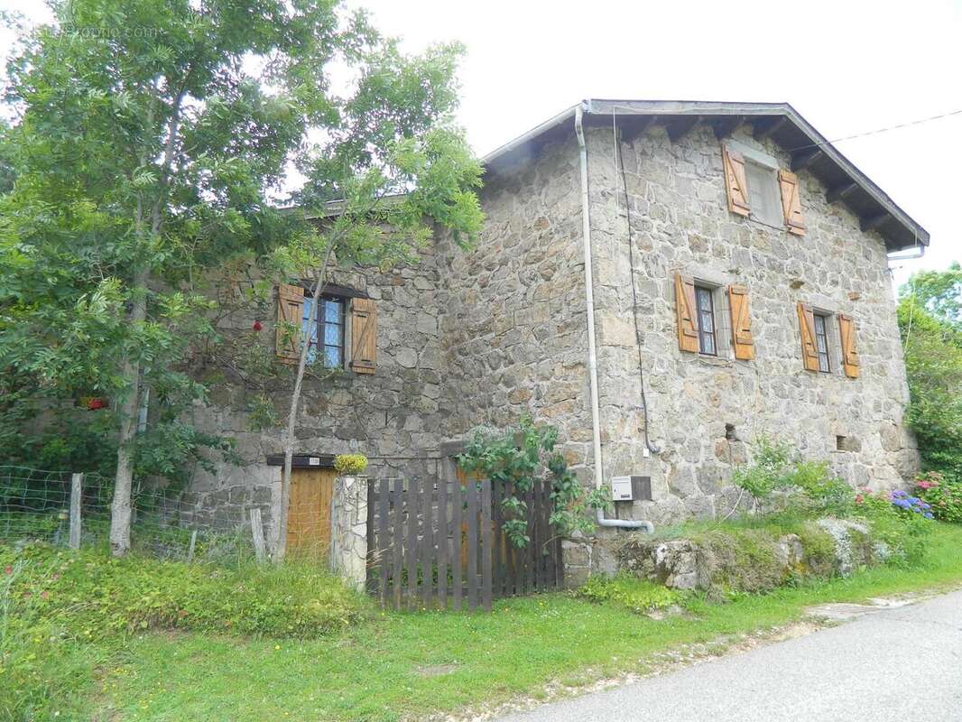 Maison 112 m² à Saint-Jean-Roure  - photo 2