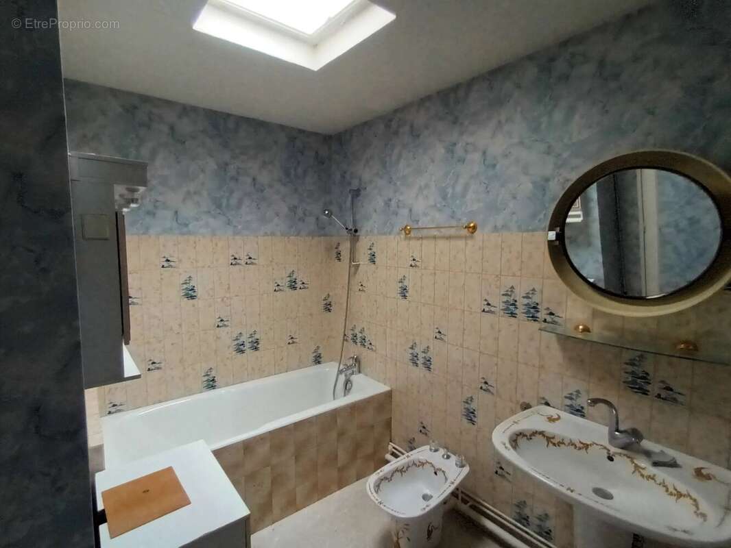 Appartement à MONTCEAU-LES-MINES