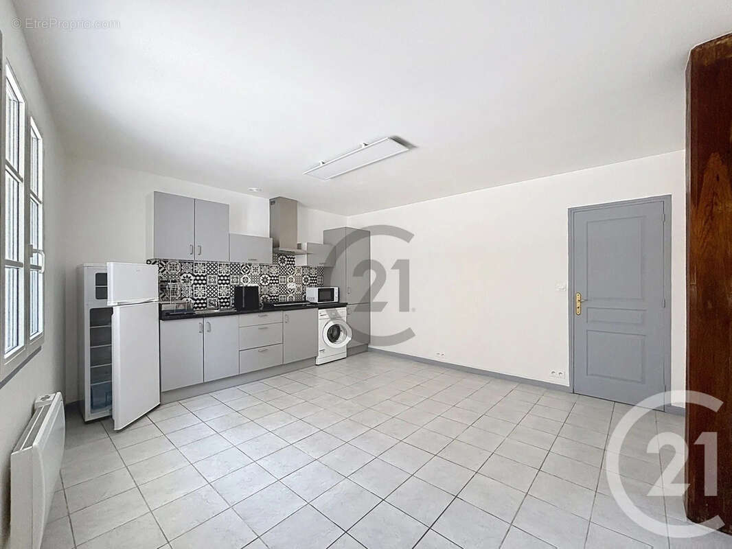 Appartement 28 m² à Provins  - photo 2