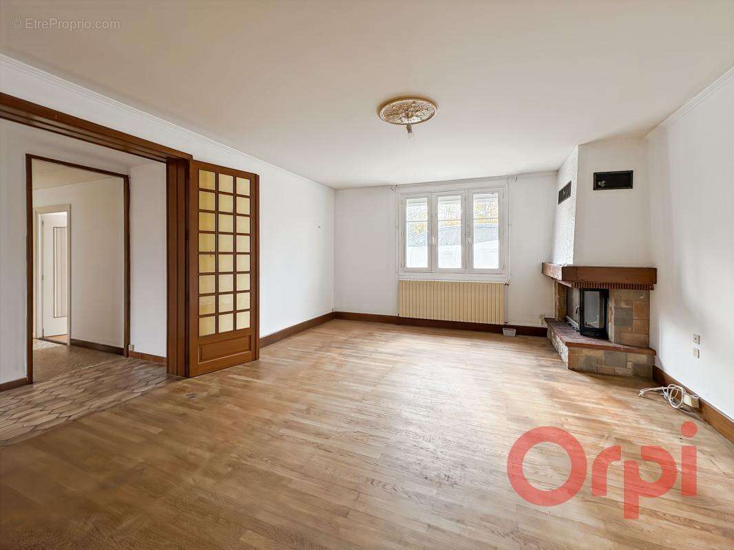 Maison à SAINT-AMAND-MONTROND