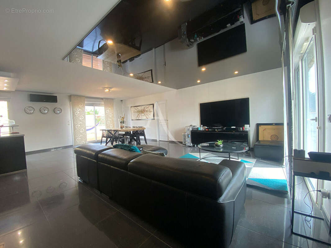 Maison à SAINT-SULPICE