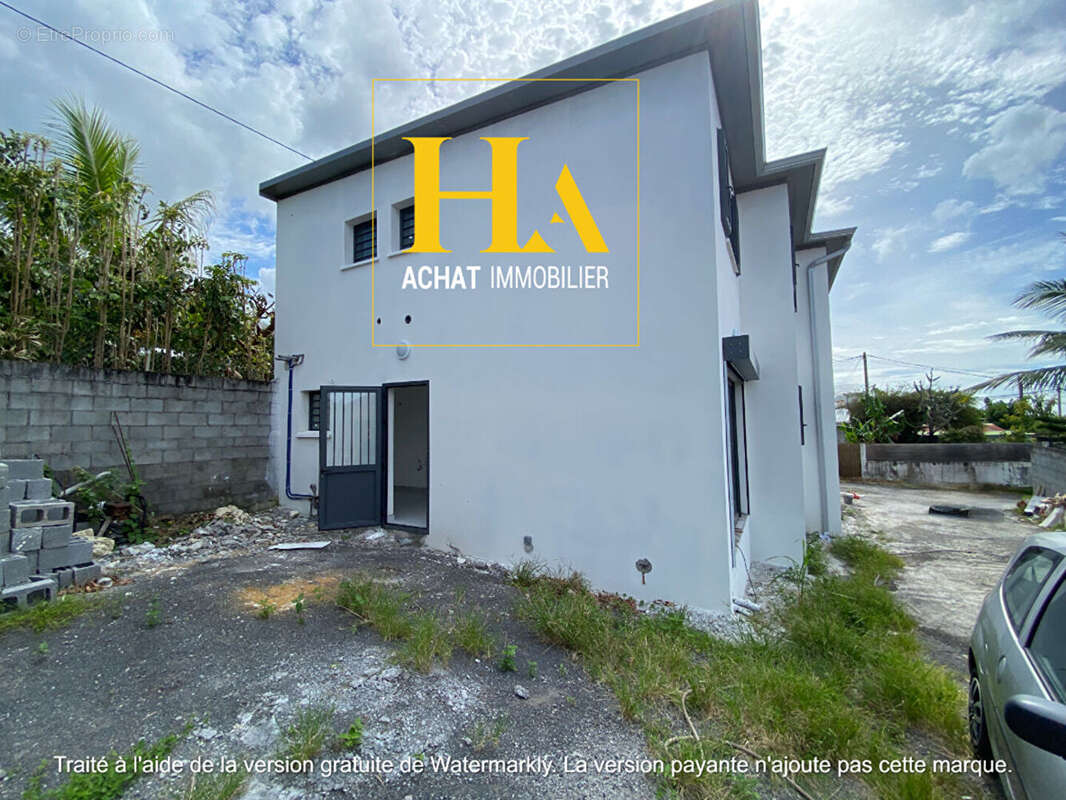 ST JOSEPH Ensemble immobilier composé de 2 maisons F4 neuves - photo 9
