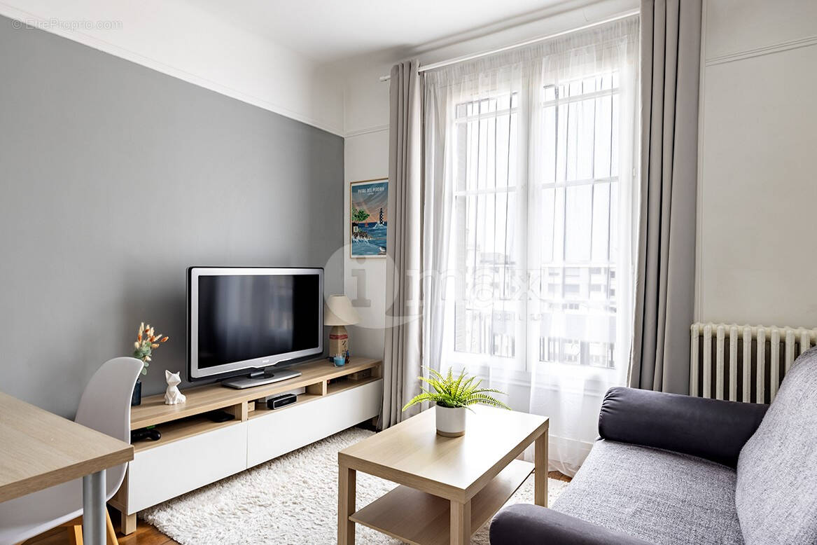 Appartement à COURBEVOIE