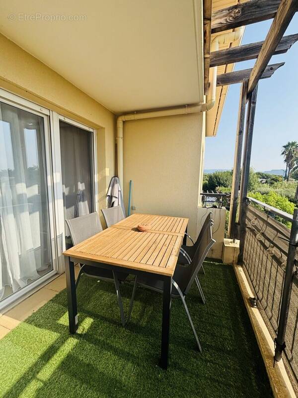 Appartement à LE MUY