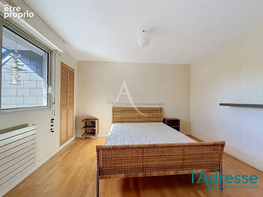 CHANGE - proche centre ville - Maison de 161 m² - 4 chambres - bureau - terrain clos - photo 11