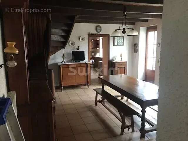 Maison à MONTIGNY-MORNAY-VILLENEUVE-SUR-VINGEANNE