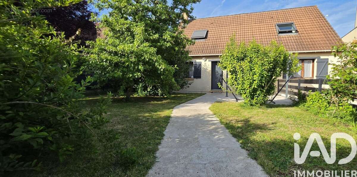 Photo 2 - Maison à CHAMPHOL