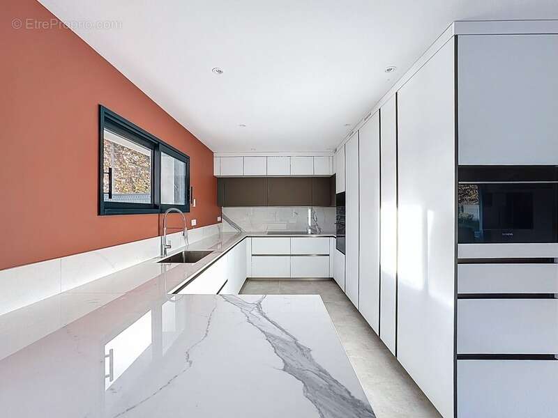 Maison à SAINT-CERGUES