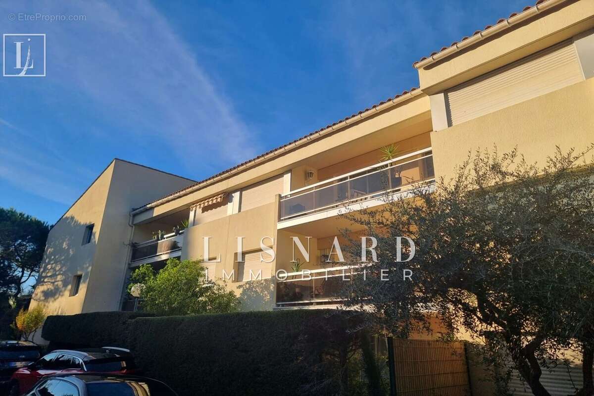 Appartement à VALLAURIS