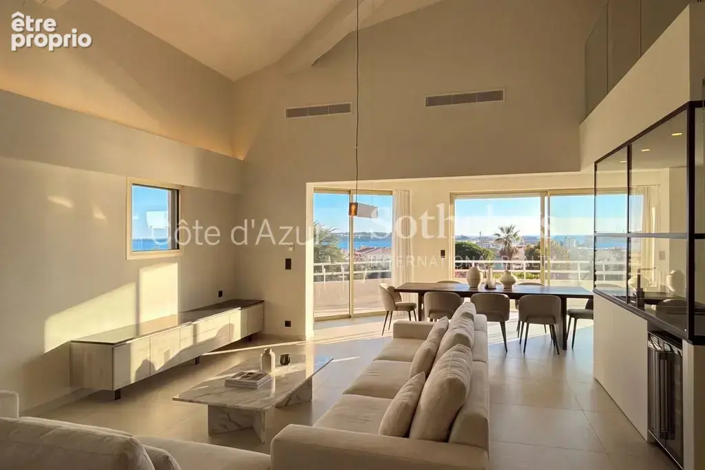 Cannes La Californie, penthouse de 4 chambres avec vue mer et deux garages - photo 8