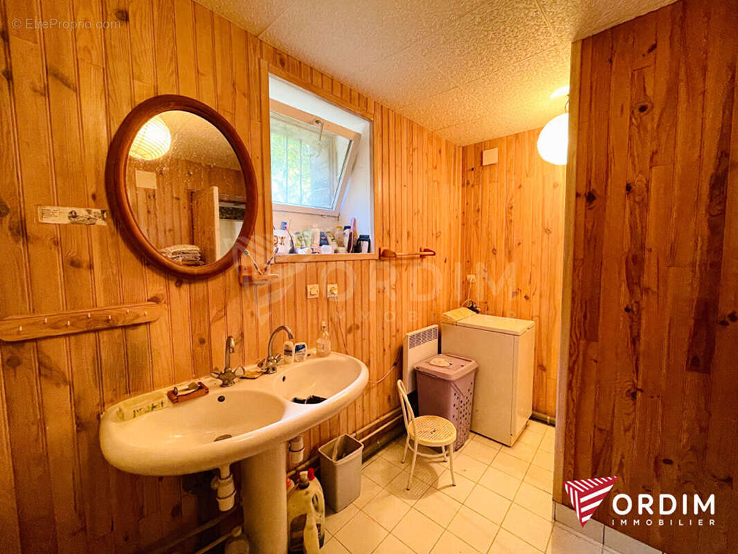 Maison à VILLENEUVE-LES-GENETS