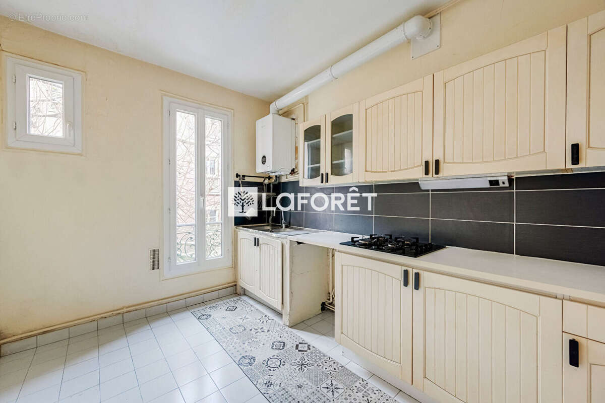 Appartement à PARIS-14E