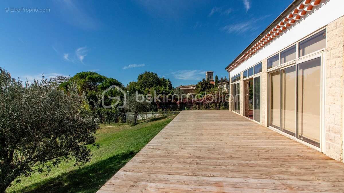 Maison à MONTELIMAR