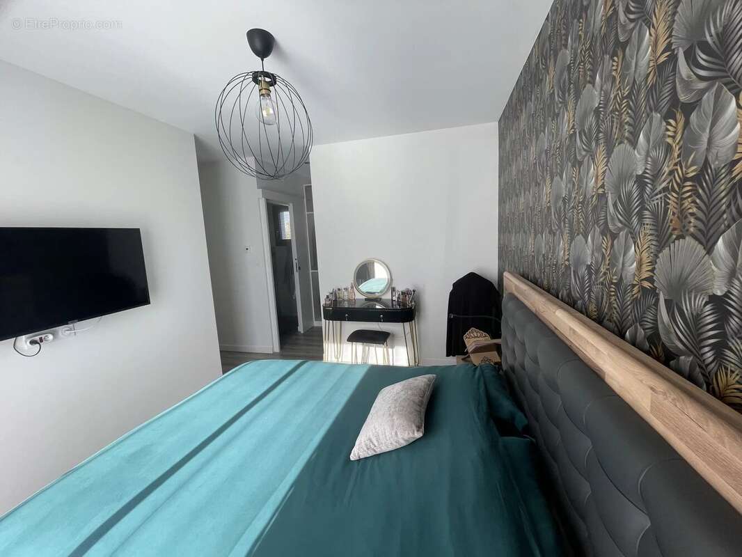 Maison à PINS-JUSTARET