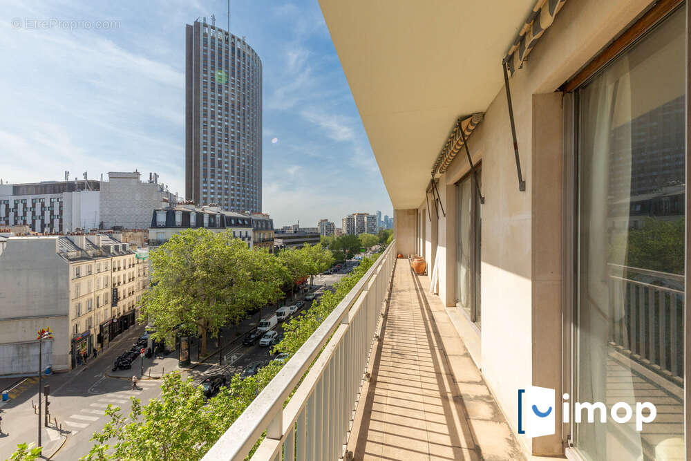 Appartement à PARIS-17E