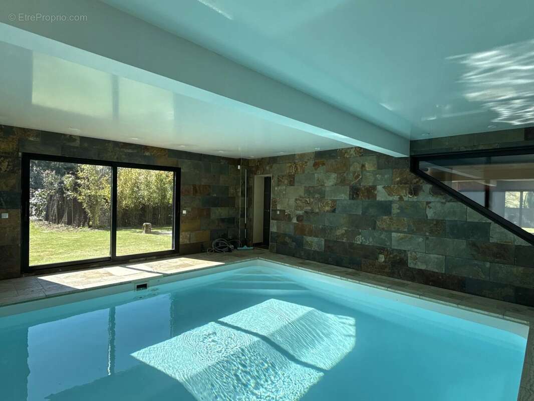 Maison à POIGNY-LA-FORET