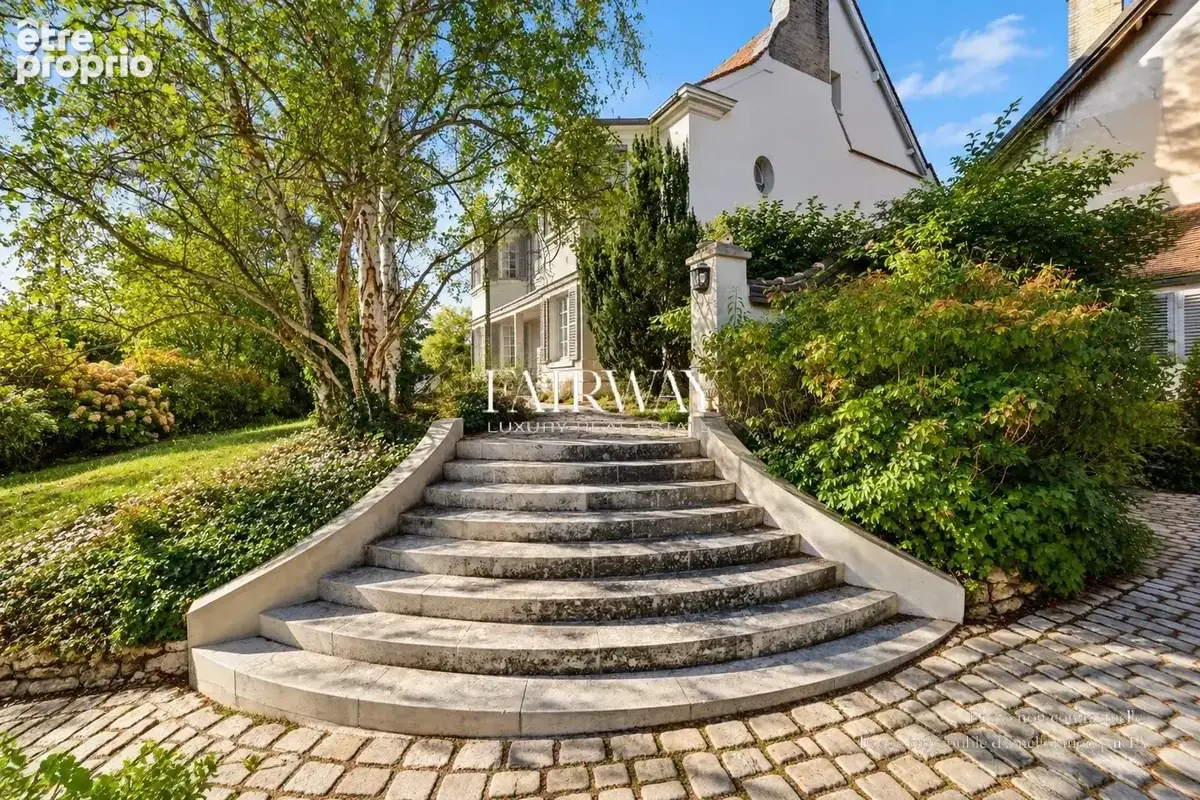 Versailles : Maison familiale de 5-6 chambres, avec jardin, terrasse et garage. - photo 15