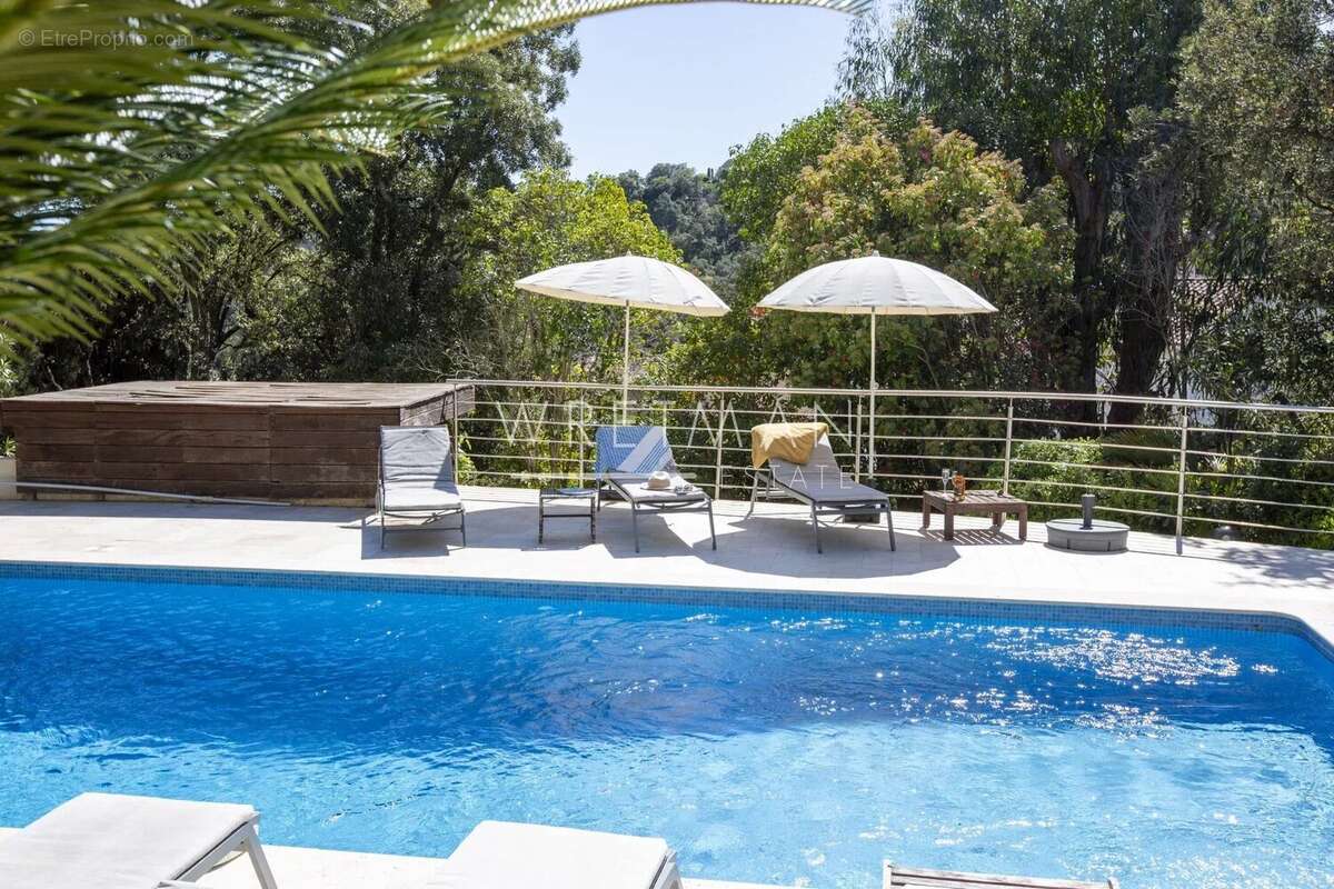 Maison à MANDELIEU-LA-NAPOULE