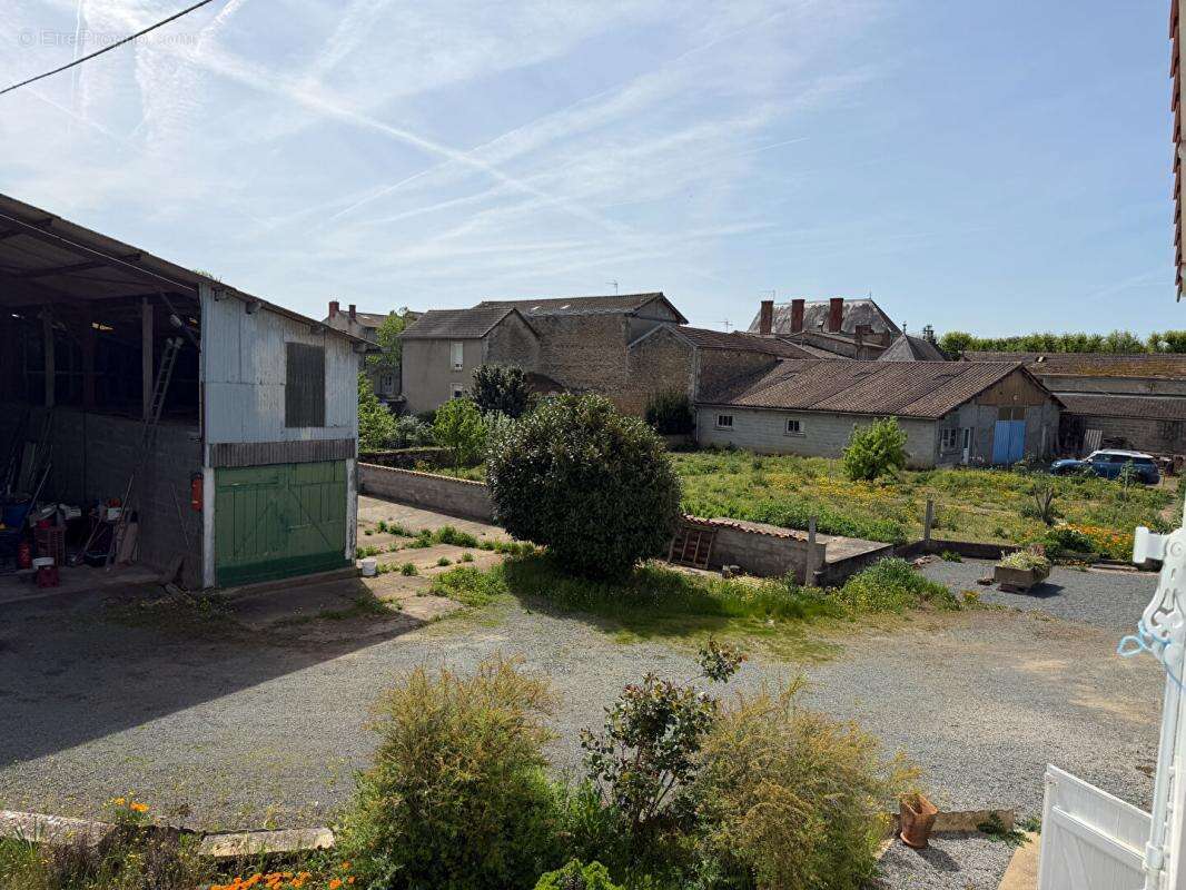 Maison Saint Maixent L Ecole 10 pièce(s) - photo 9