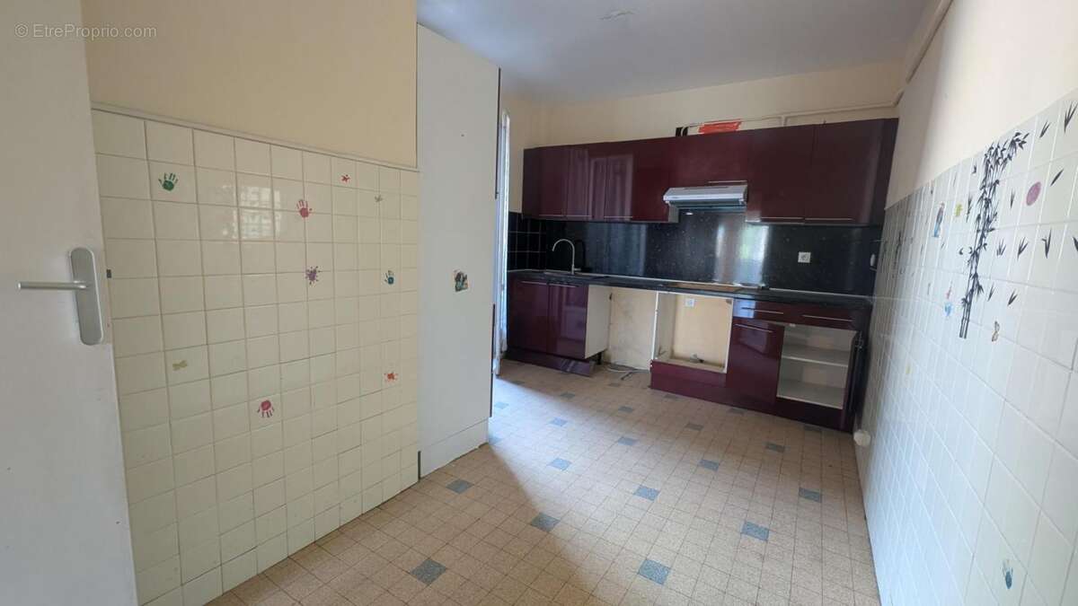 À vendre – Appartement T3 de 76 m² avec grande terrasse et véranda – Marseille 5e - photo 5