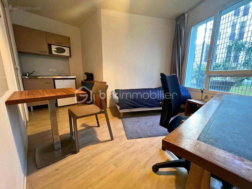Appartement à MARSEILLE-1E