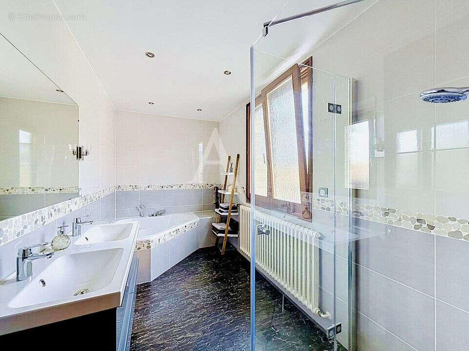 Magnifique maison 5chambres sur sous sol total et jardin sans vis-à-vis - photo 11