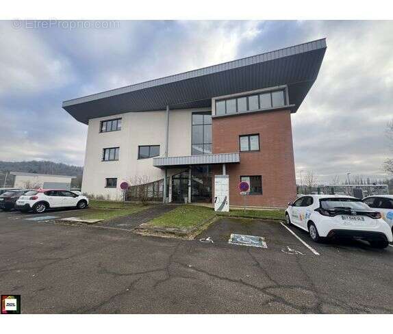 Commerce à LONGLAVILLE