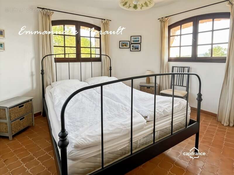 Maison à BAGNOLS-EN-FORET