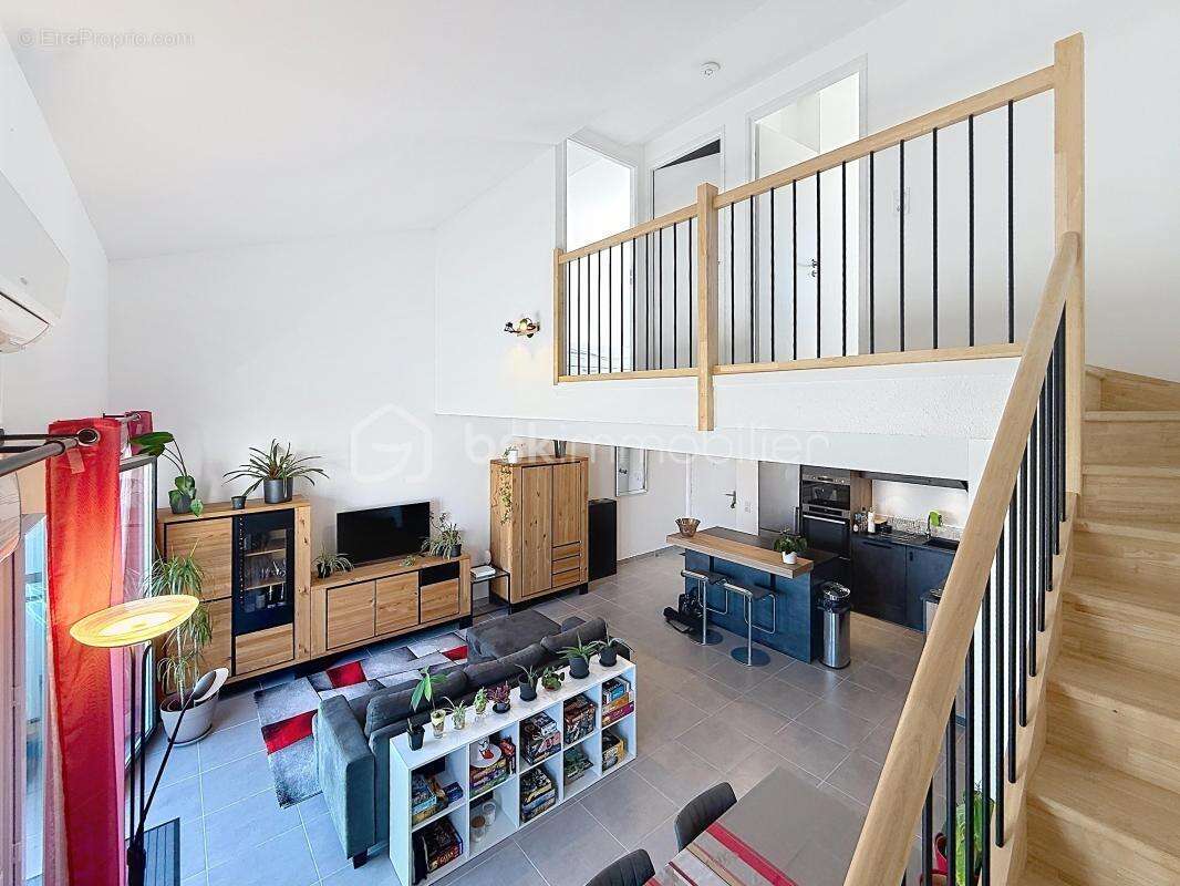 Appartement à SAINT-BRES