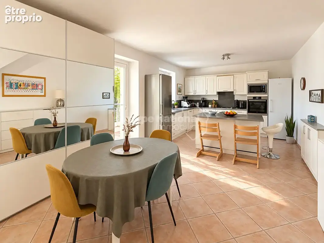 LE ROVE : Maison de type 5 de 100 m2 environ avec petit jardin - photo 3