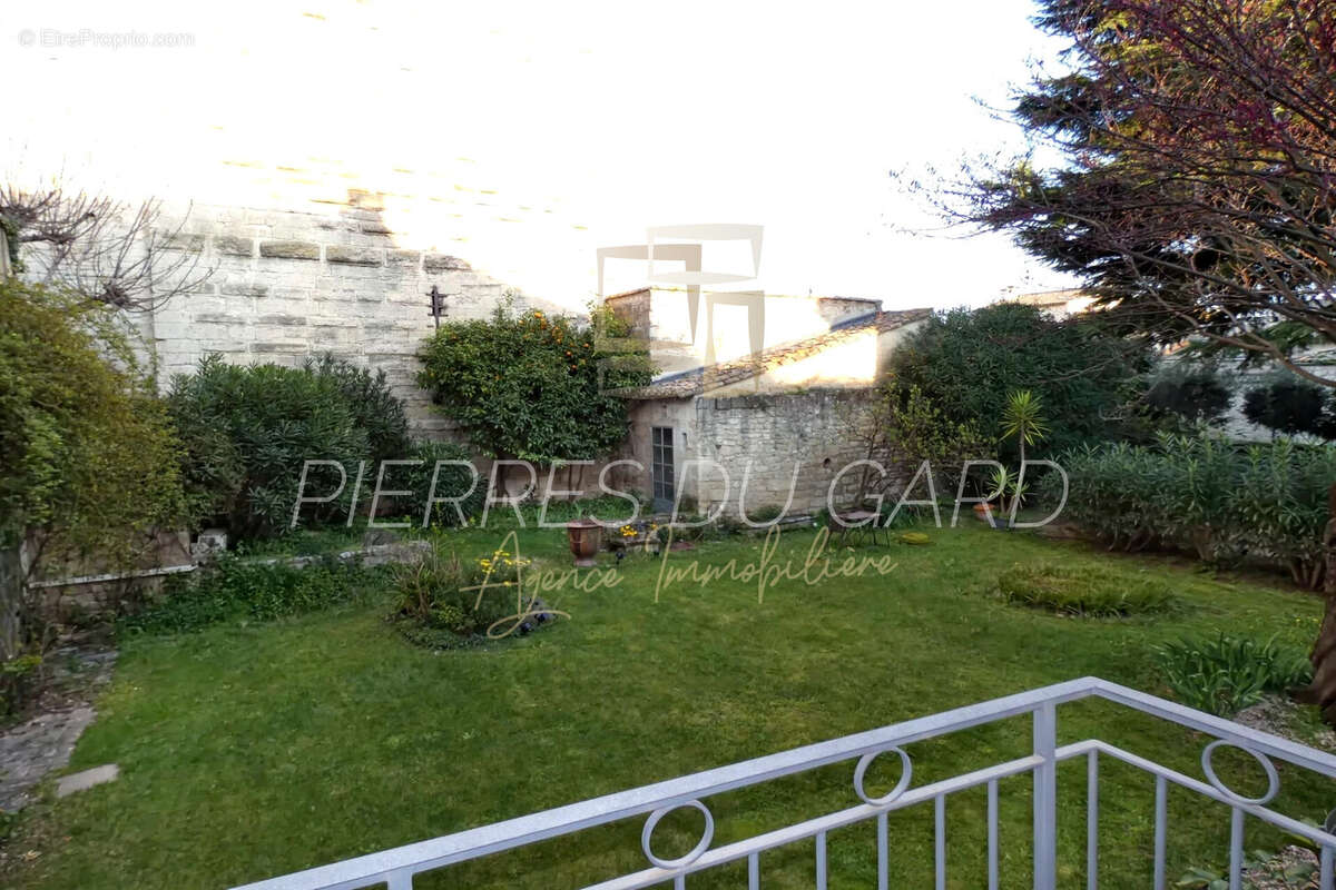 Appartement à UZES