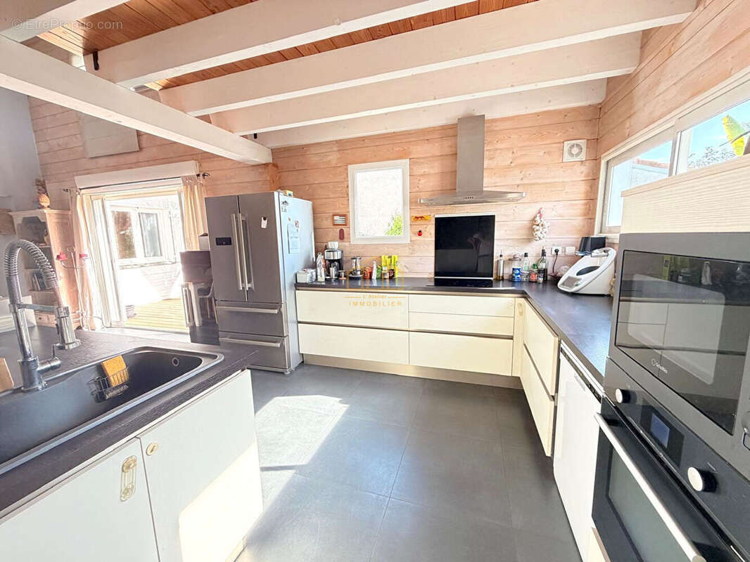 Maison contemporaine T5 à vendre à Gujan-Mestras - photo 6
