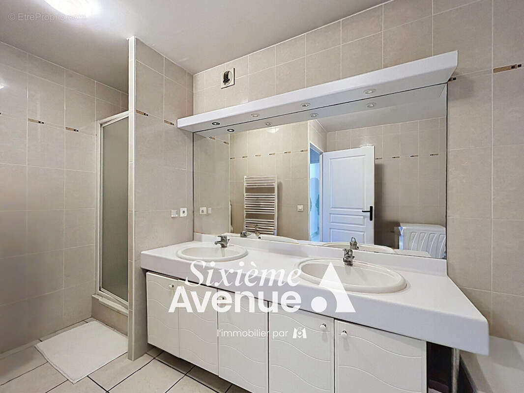 Appartement Decines Charpieu 5 pièce(s) 100 m2 - photo 10