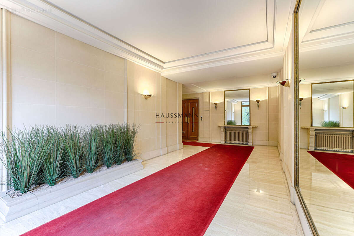 Appartement à NEUILLY-SUR-SEINE