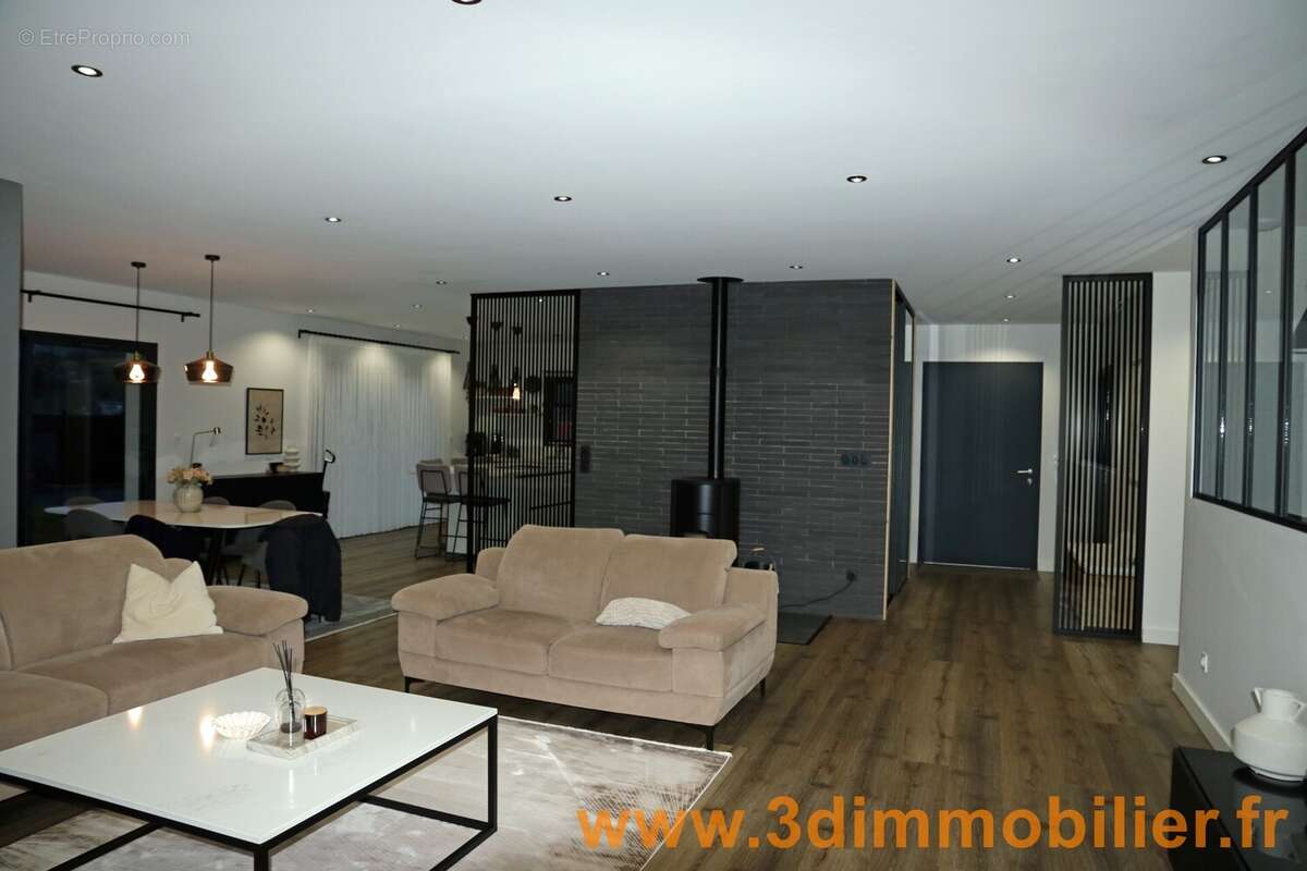 Maison à LONS-LE-SAUNIER