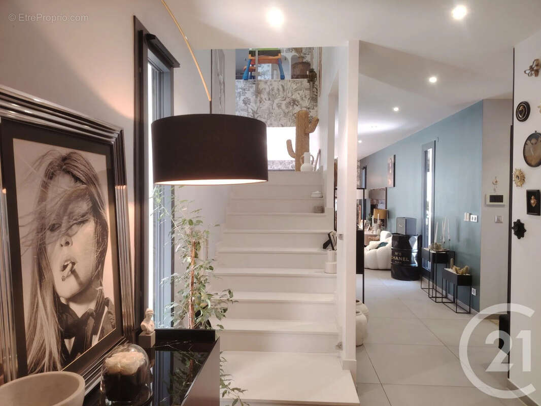 Maison 288 m² à Heyrieux  - photo 9