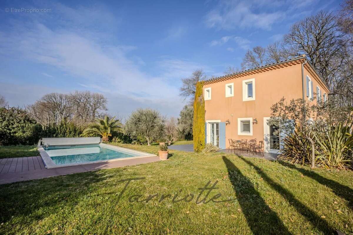 VILLA - 10672 - photo 2