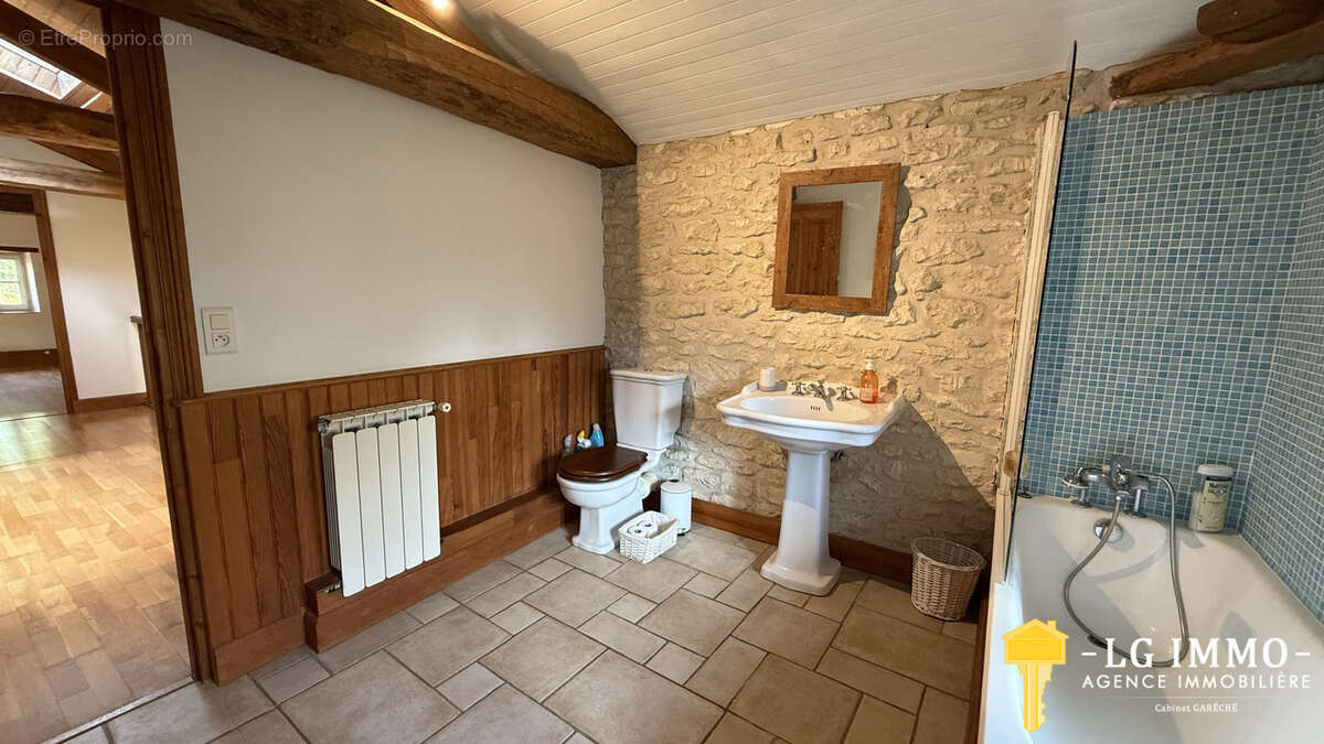 Maison à MORTAGNE-SUR-GIRONDE