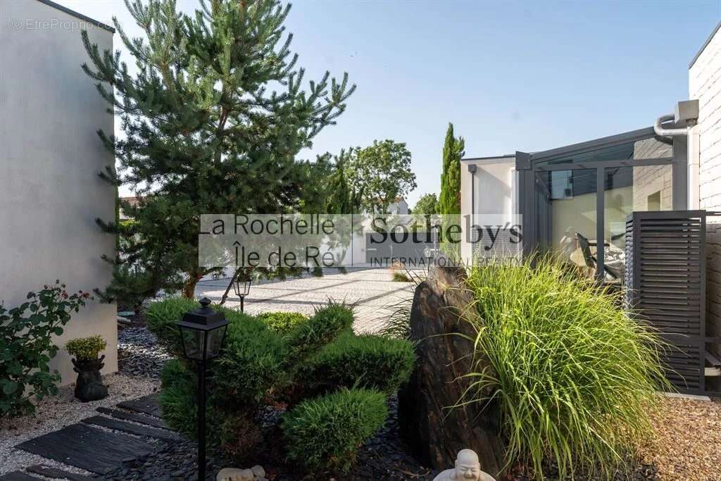 Villa contemporaine de 360 m2 - photo 7