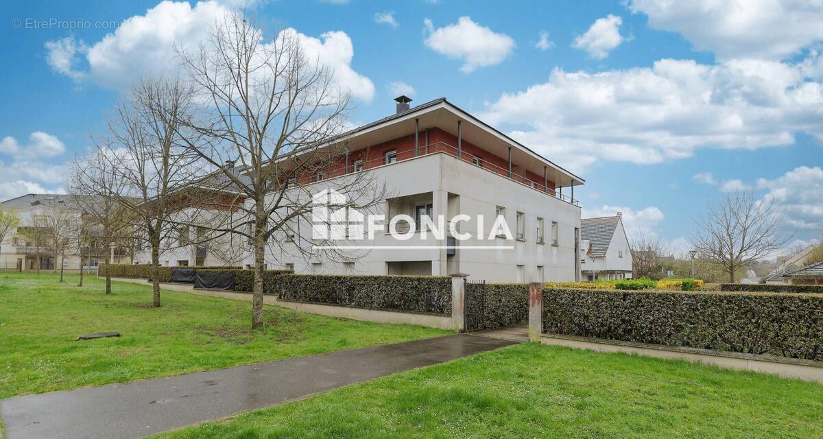 Appartement à SAVIGNY-LE-TEMPLE