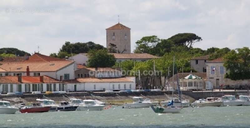 Appartement à LA FLOTTE