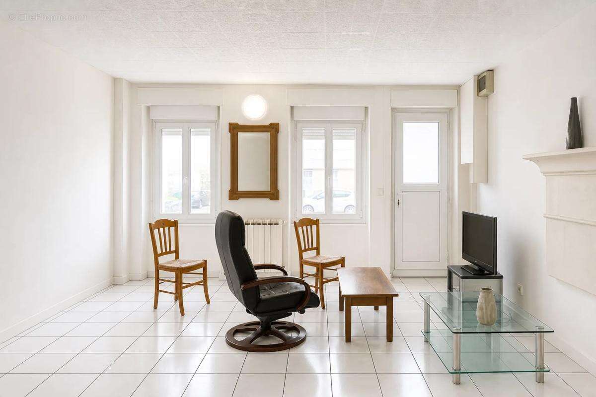 Maison de 55 m² à rénover avec jardin – toutes commodités à pied - photo 13