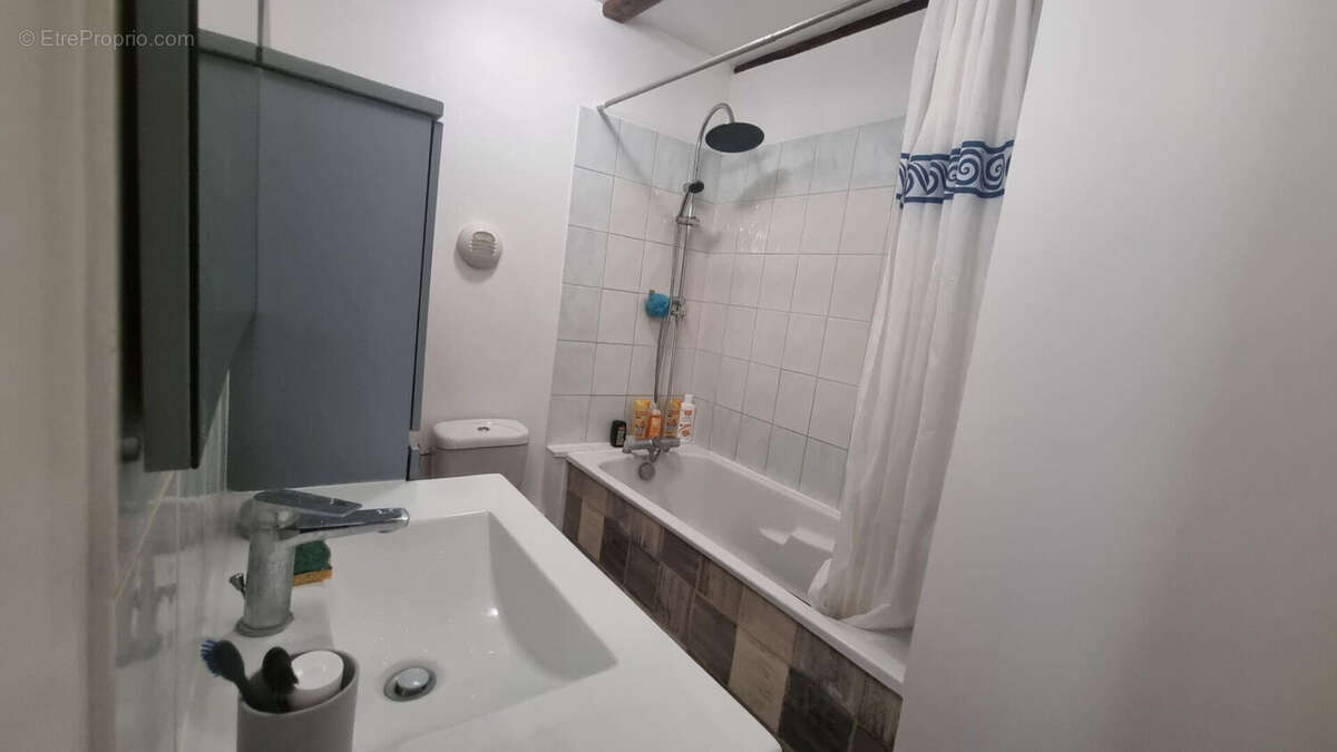 Maison à MOULINS-EN-TONNERROIS