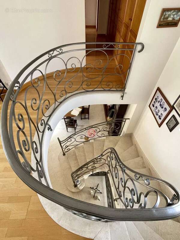 Maison 160 m² à Le Raincy  - photo 7