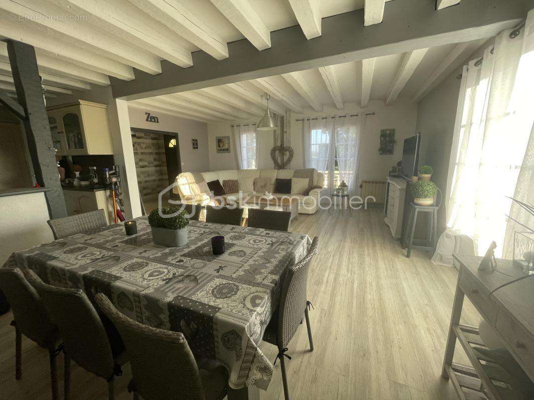 À VENDRE – Maison 7 pièces  183 m2 LE FENOUILLER  avec possibilité activité gîte, proche de Saint-Gilles-Croix-de-Vie - photo 2