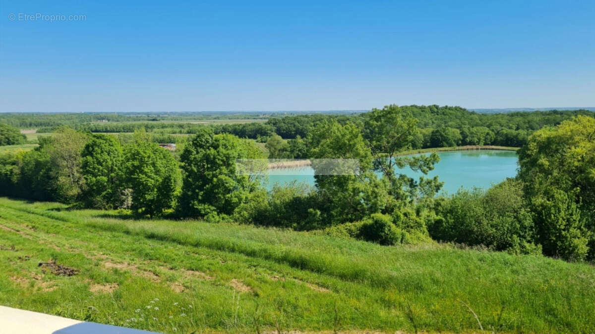 Maison Cognac 6 Kms de 154 m2 - photo 4