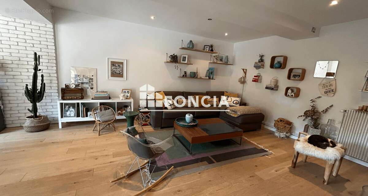 Maison à SATHONAY-VILLAGE