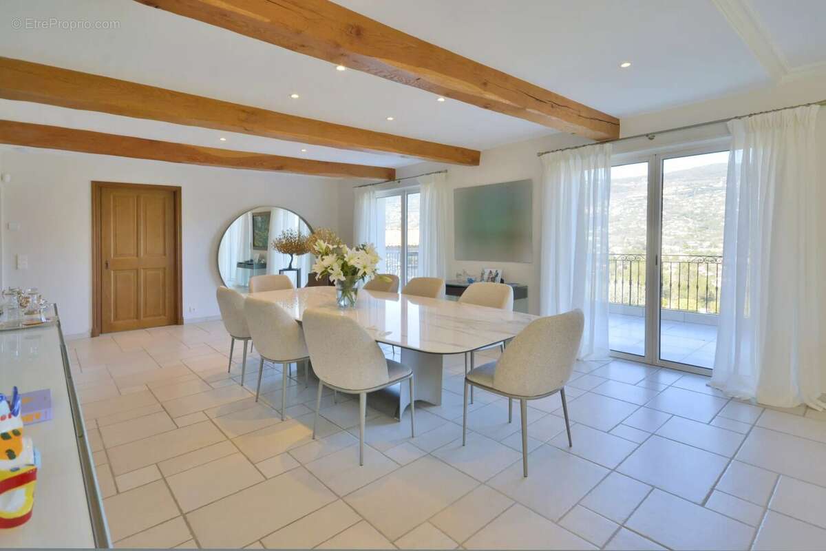 Maison à PEYMEINADE